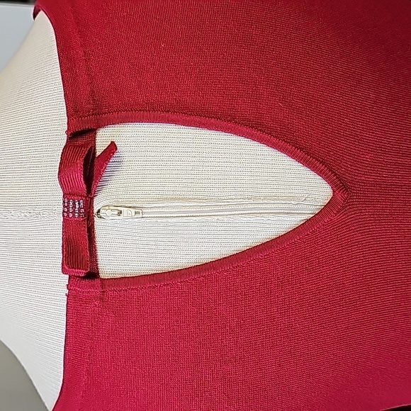 White house black market red pull over sweater. 3/4 sleeves. Size small Key hole - Picture 5 of 10